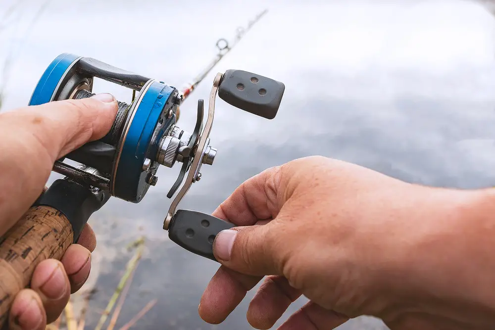 how to cast with a baitcaster reel